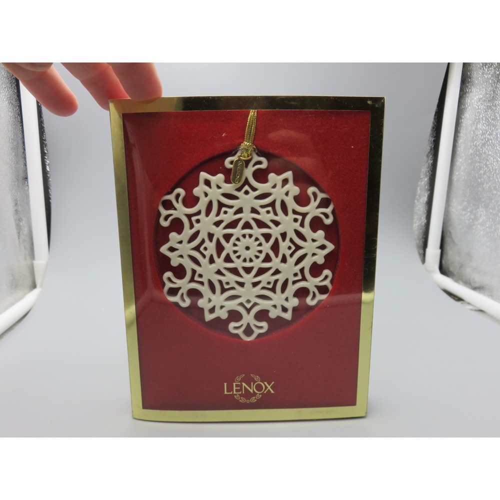 Lenox 2000 Snowflake Ornament Fine Ivory China Pierced Holiday Decor Boxed
